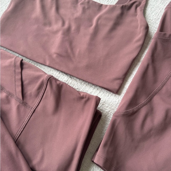 Workout clothes bundle - Picture 2 of 6